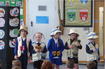 1 YR Donaldson Class Assembly. Children presentation.